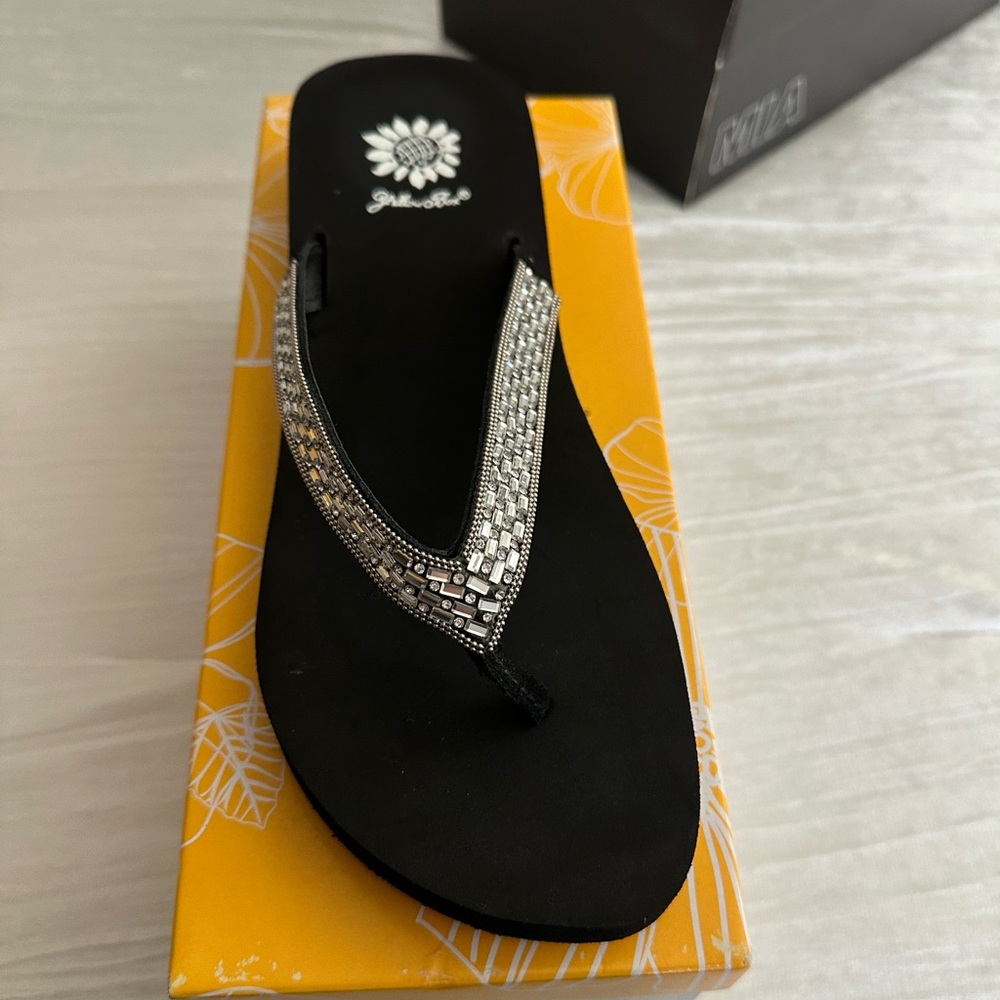 New with box, Yellow Box size 10